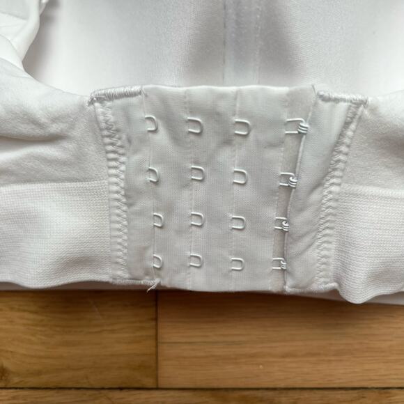 NEW TrueKind Women's 2XL Supportive Comfort Wireless Shaping Bra White Flaw - Picture 4 of 11
